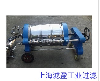 臥式硅藻土過濾器1.jpg 臥式硅藻土過濾器1.jpg